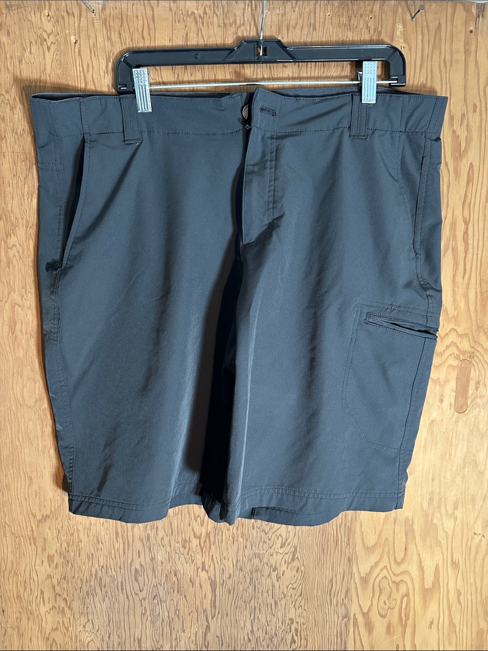 ZeroXposur Men's Charcoal Flat Front Performance Shorts